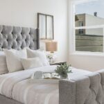 Een knusse sfeer in uw slaapkamer met landelijke verlichting