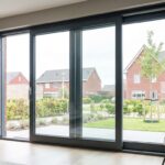 Waarom de slimme kunststof schuifpui onmisbaar is in een duurzame woning